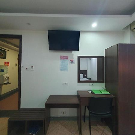 RedDoorz Ha Noi Vang Hotel Hoang Ngan Hanoi Buitenkant foto