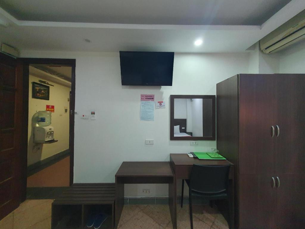 RedDoorz Ha Noi Vang Hotel Hoang Ngan Hanoi Buitenkant foto