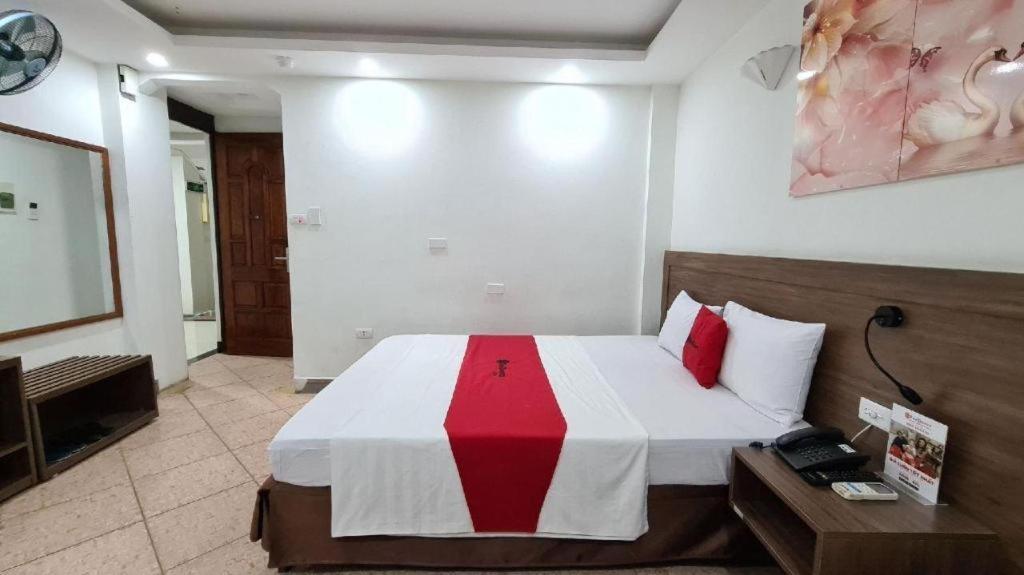 RedDoorz Ha Noi Vang Hotel Hoang Ngan Hanoi Buitenkant foto