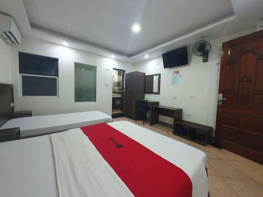 RedDoorz Ha Noi Vang Hotel Hoang Ngan Hanoi Buitenkant foto