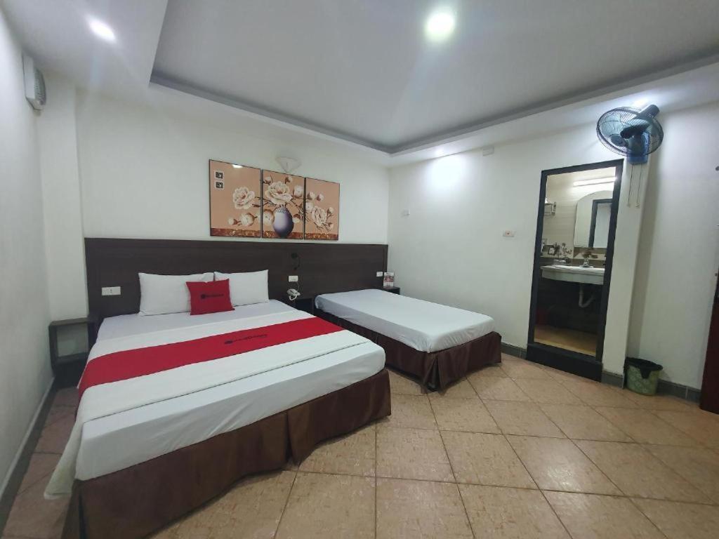 RedDoorz Ha Noi Vang Hotel Hoang Ngan Hanoi Buitenkant foto