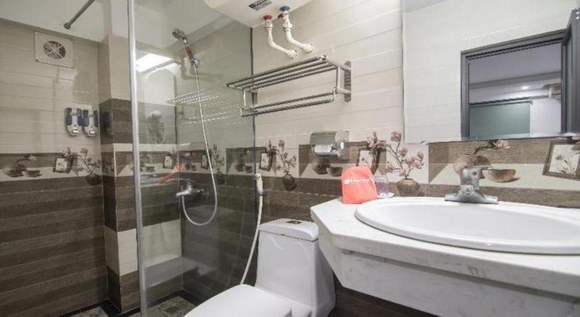 RedDoorz Ha Noi Vang Hotel Hoang Ngan Hanoi Buitenkant foto