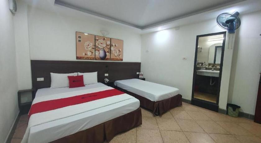 RedDoorz Ha Noi Vang Hotel Hoang Ngan Hanoi Buitenkant foto